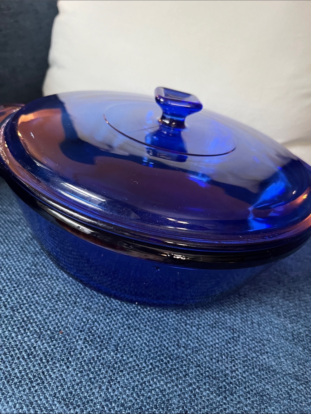 Anchor Ovenware 2 qt 9" blue casserole dish with lid